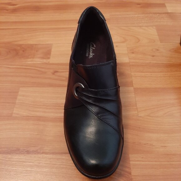 CLARKS Bendables Black Leather Slip-on Loafer with Low Block Heel - Size 9 - Picture 3 of 7